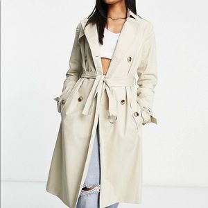 Lightweight trench coat